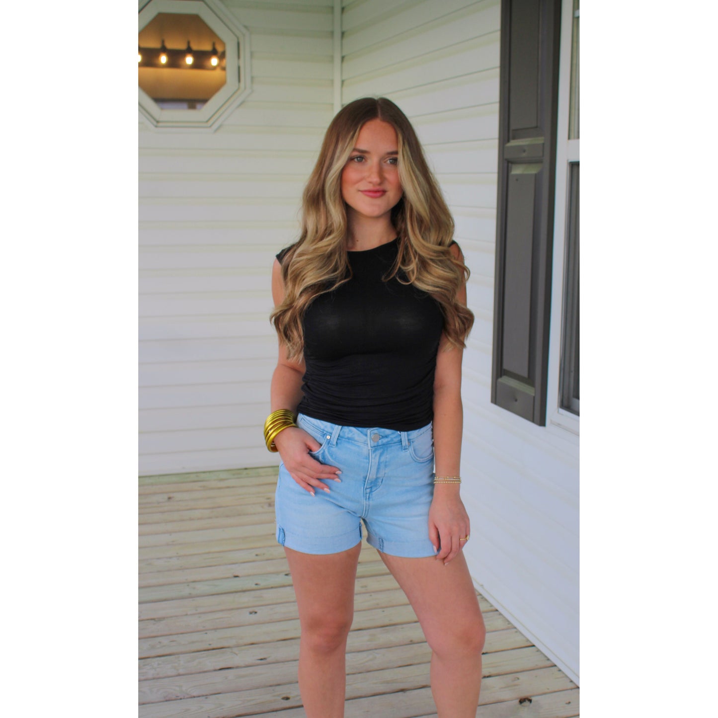 Stevie Cuffed Shorts, Light Wash