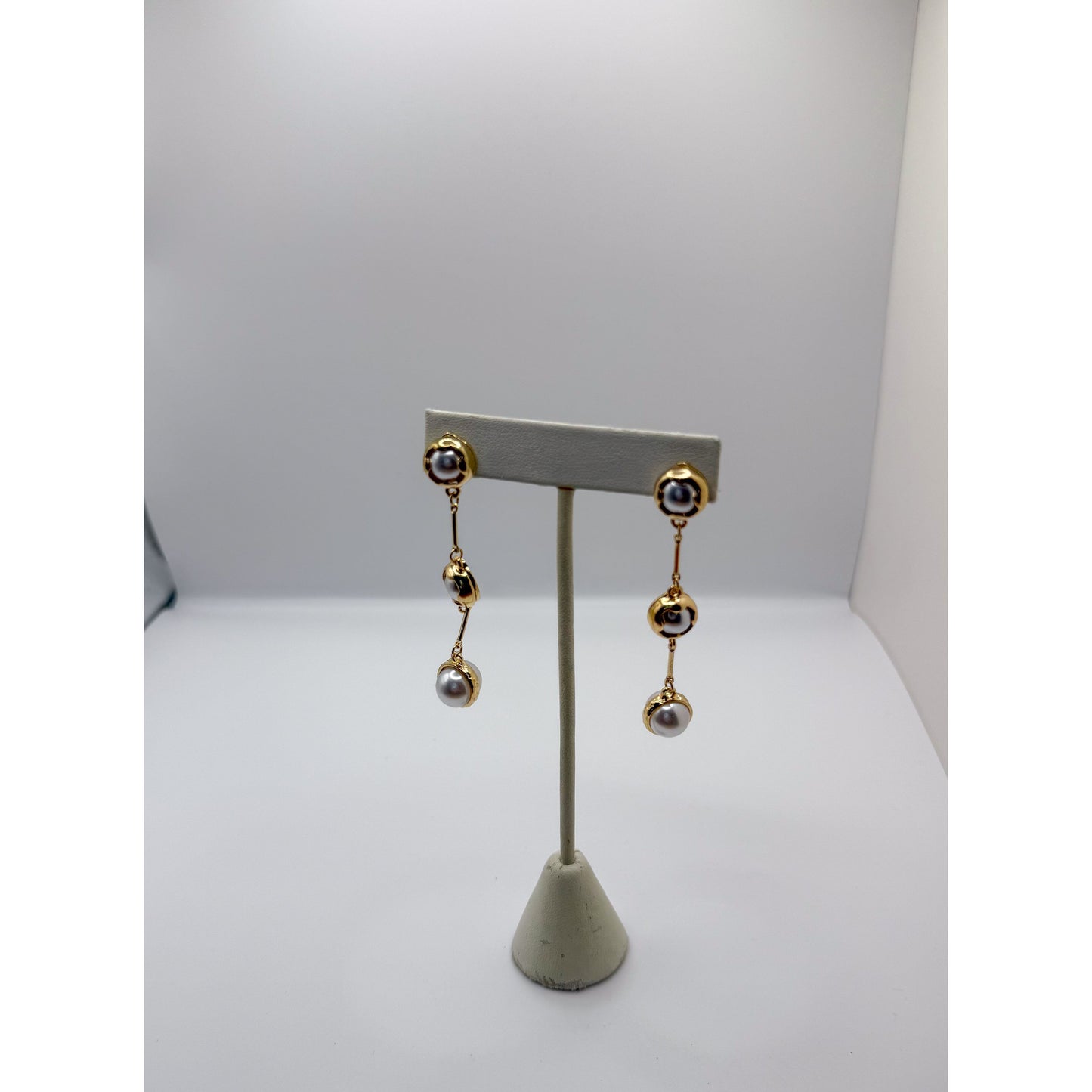 Gold/Pearl Dangle Earrings