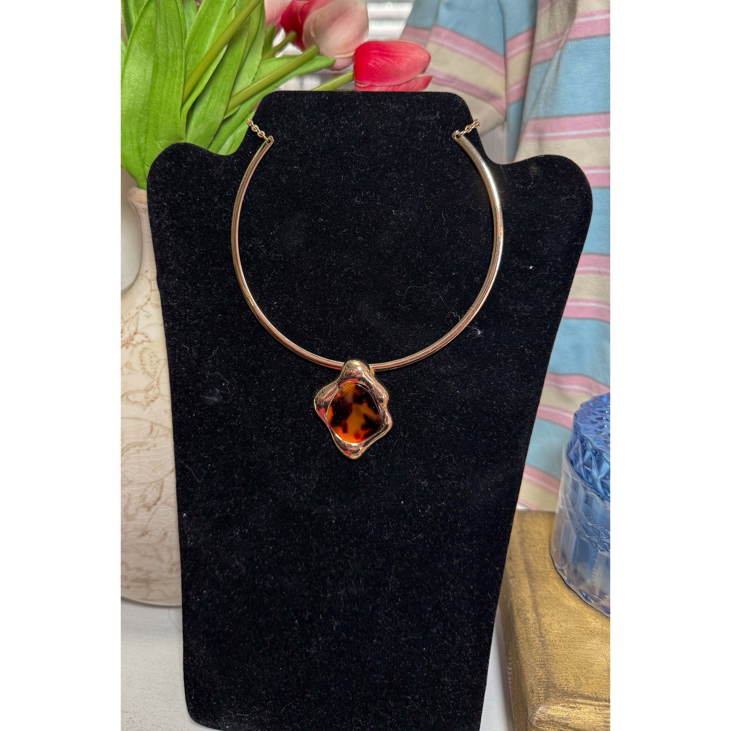 Tortoise Detail Necklace