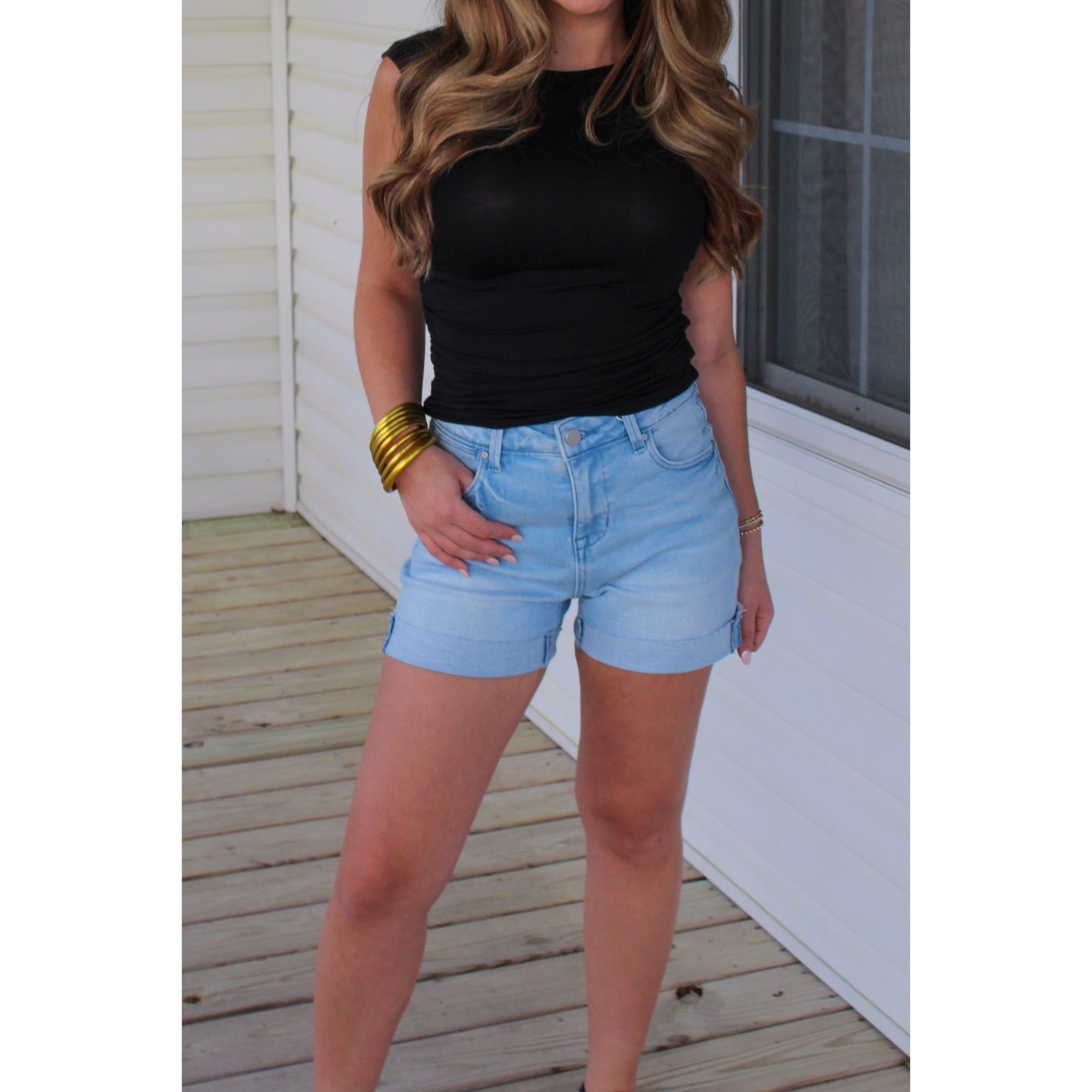 Stevie Cuffed Shorts, Light Wash