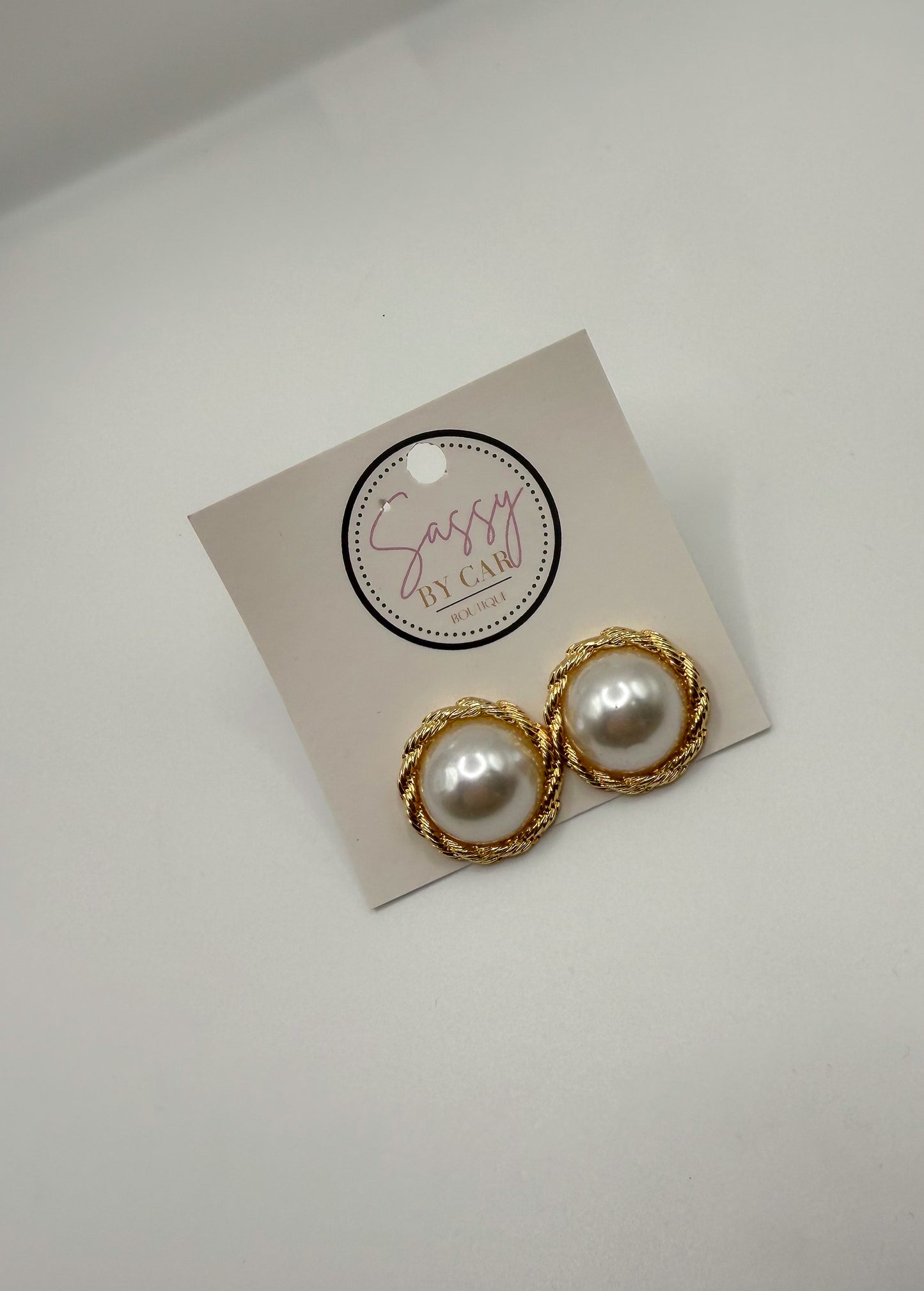 Pearl/Gold Earrings
