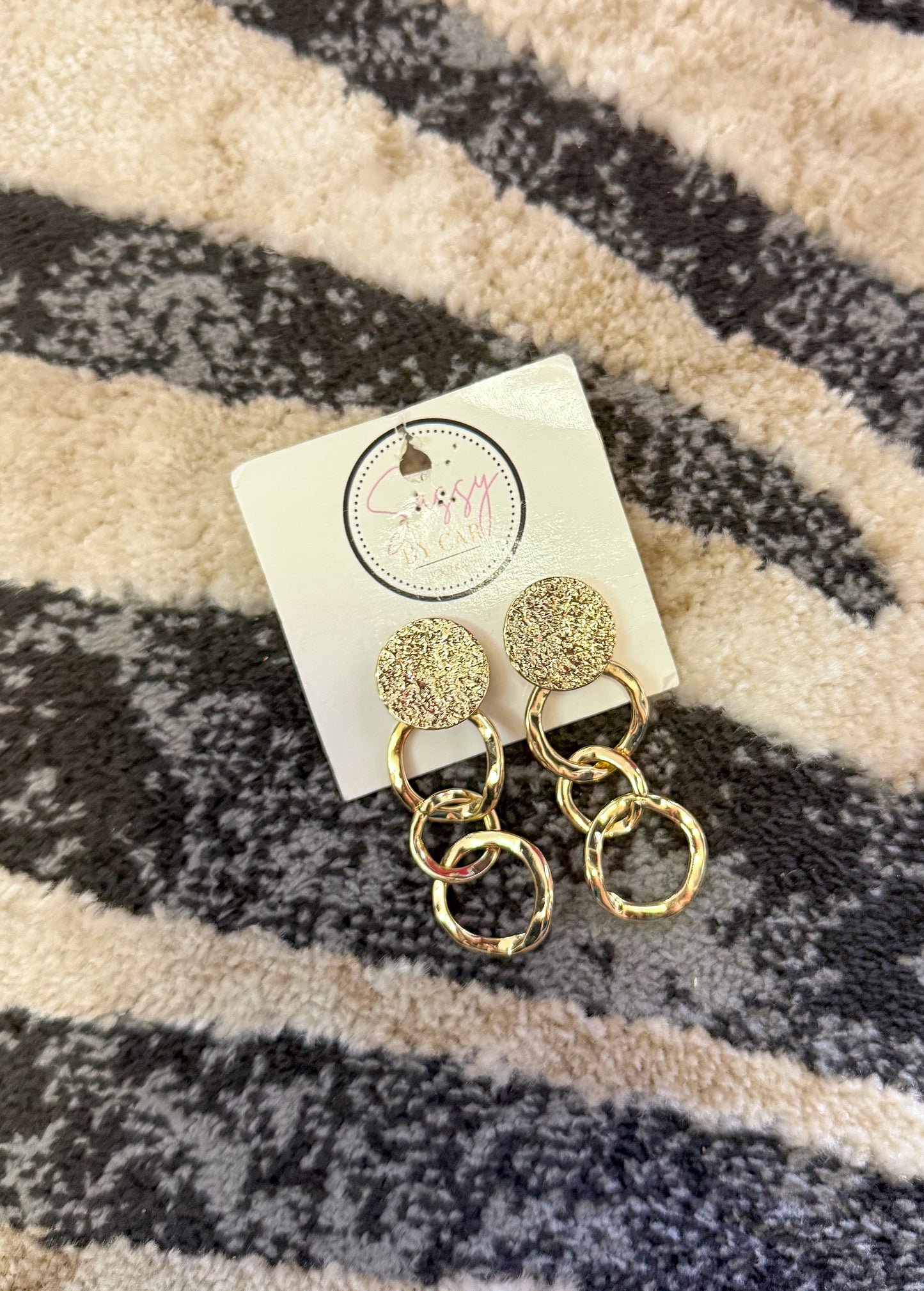 Detail Gold Earrings