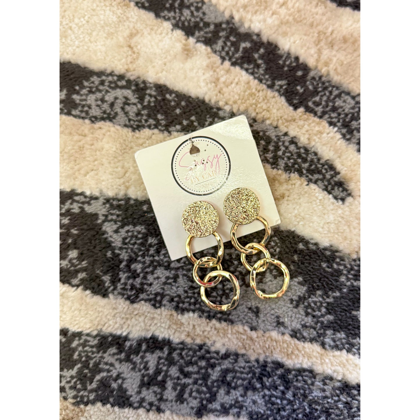Detail Gold Earrings