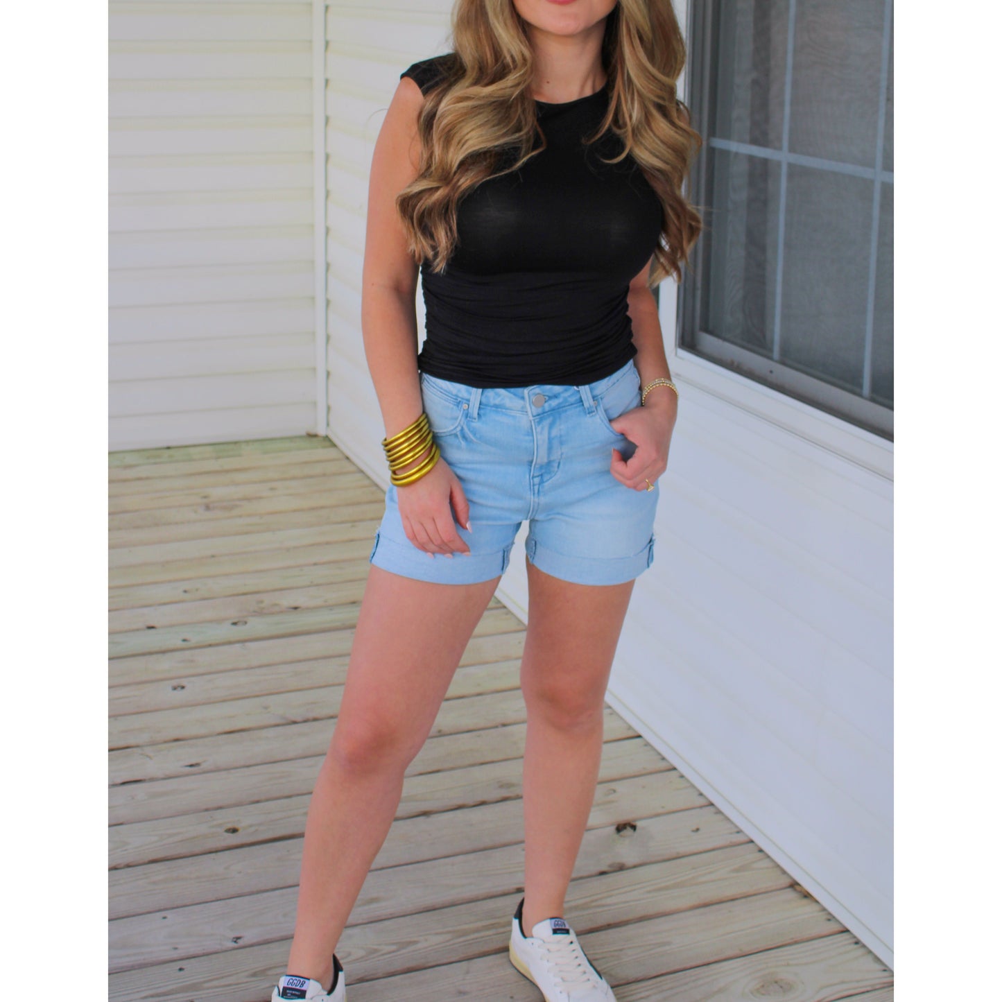 Stevie Cuffed Shorts, Light Wash