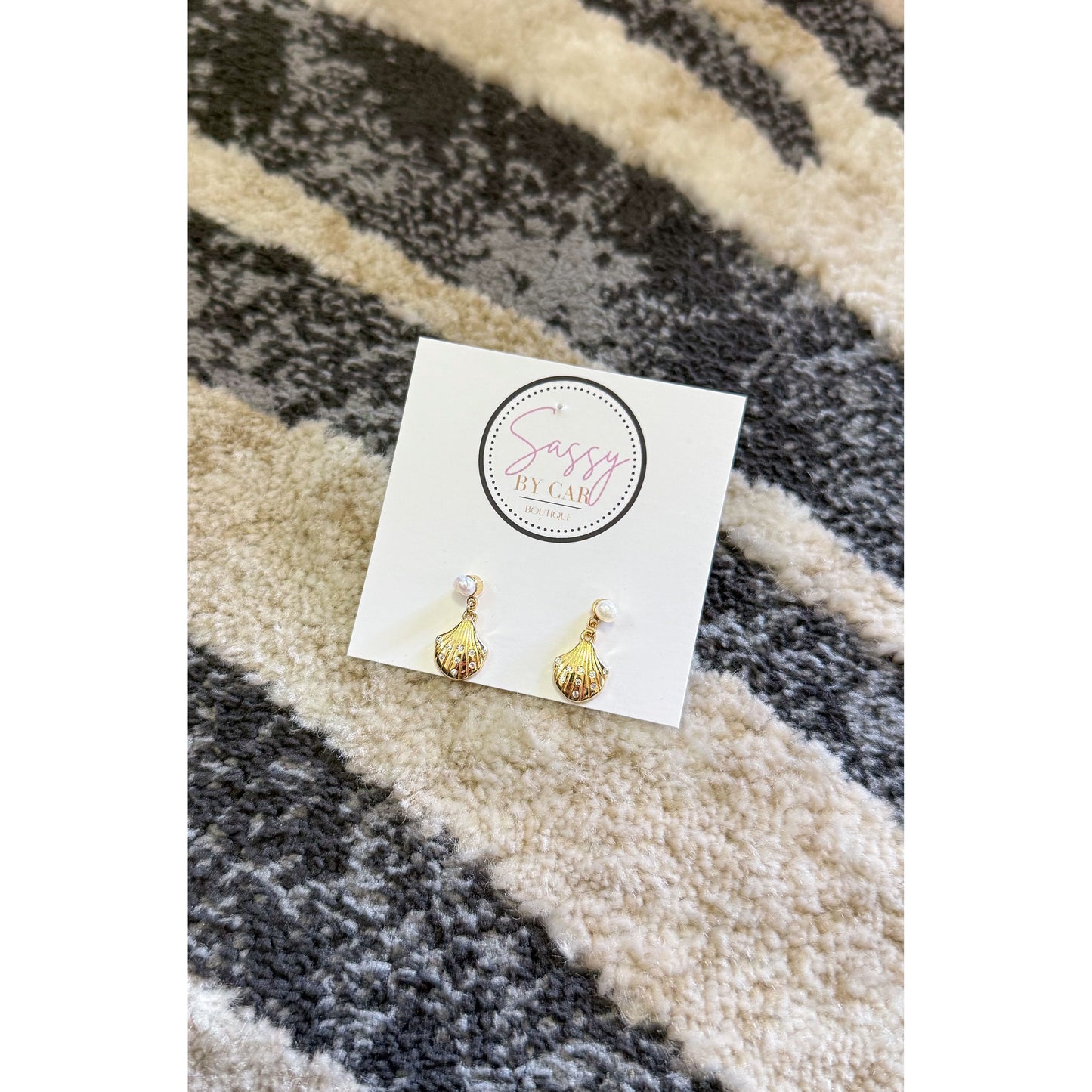 Detail Gold Earrings