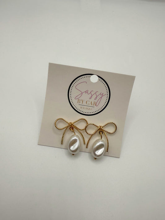 Bow Stud w/ Pearl Detail
