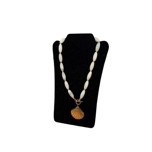 Detail Shell Necklace