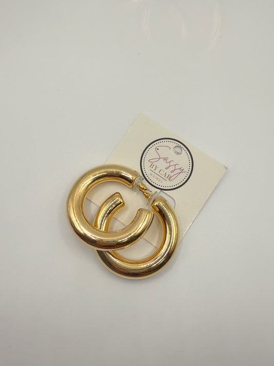 Elora Hoops, Gold