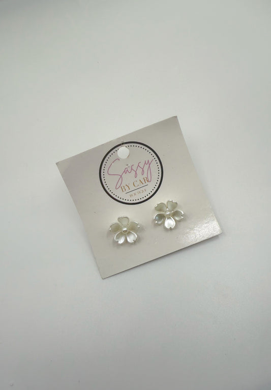Flower Studs, Off White