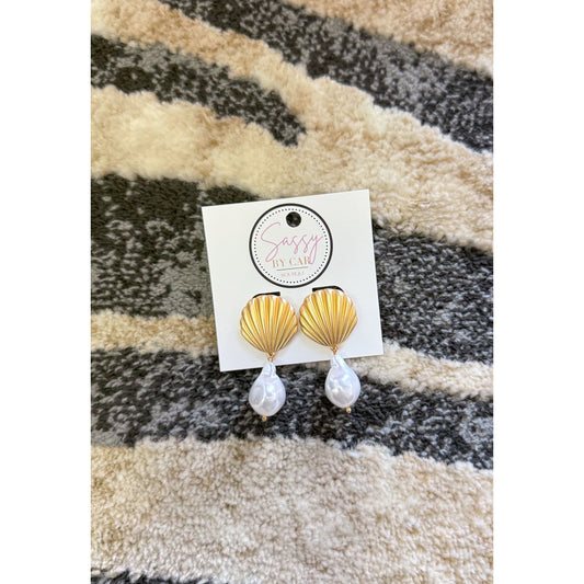 Shell Detail Earrings