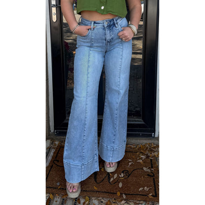Annie Mid Rise TC Jeans, Light Wash