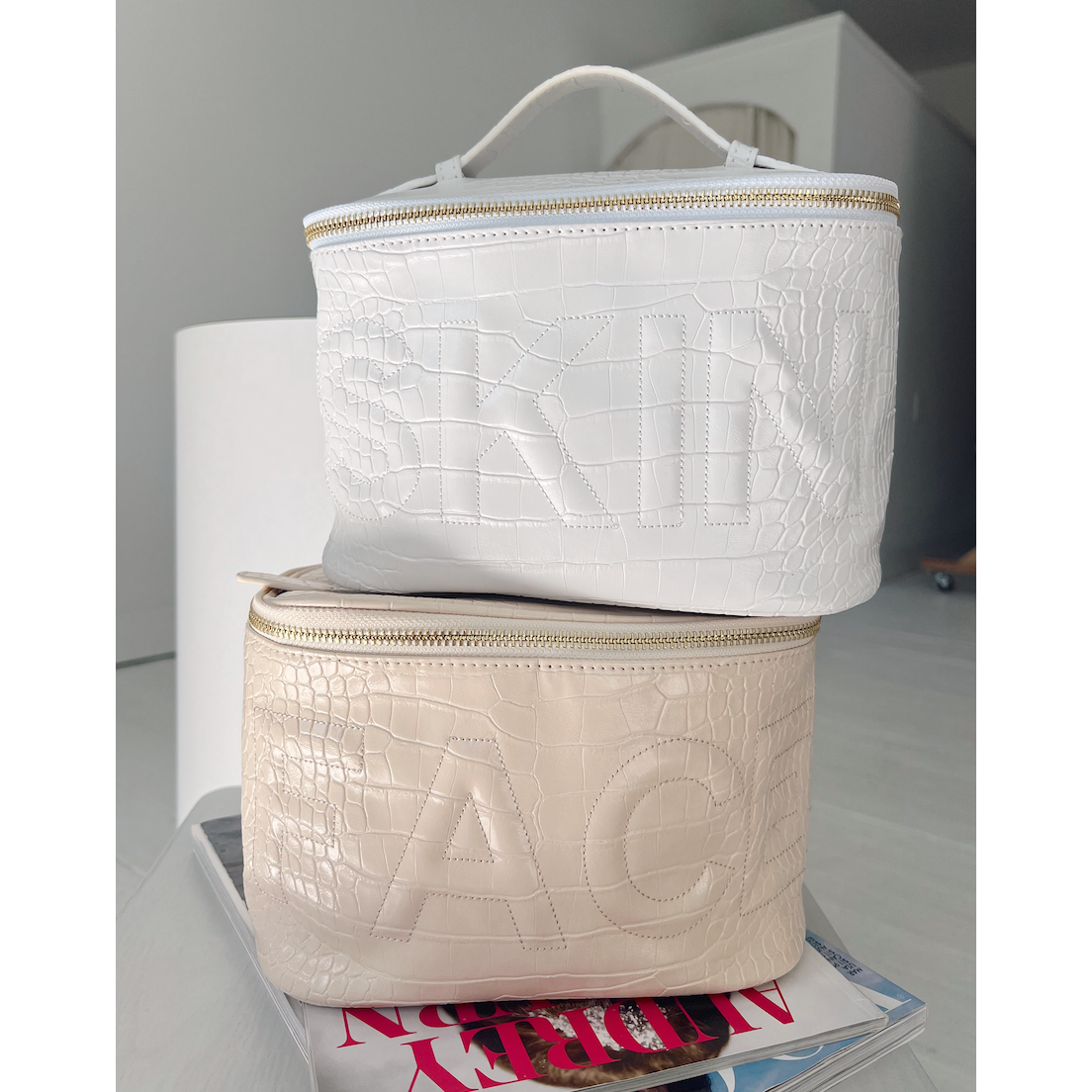 Skin - Crocodile Open Top White